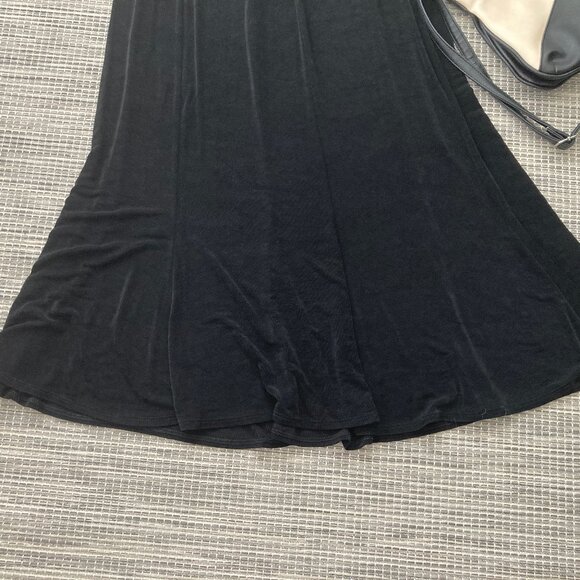 Travel Elements Black Liquid Knit Swing Skirt Large - Picture 4 of 6